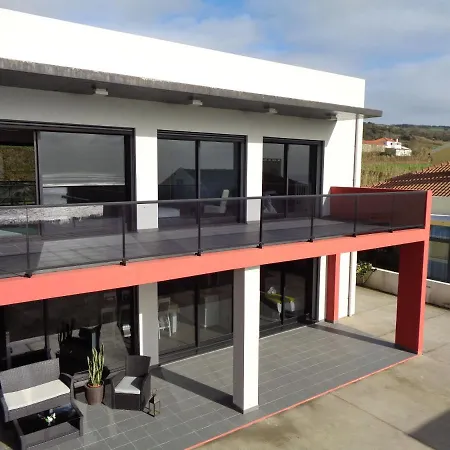 Mar & Serra Villa Feteiras