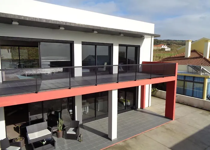 Mar & Serra Villa Feteiras